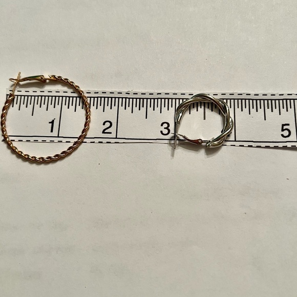 NWT 4 Pairs of Gold and Silver Textured Popular Small and Medium Hoop Earrings - Picture 2 of 3